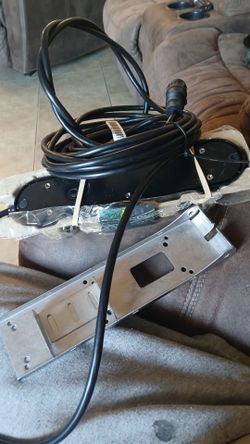 Lowrance 3 n 1 Live imaging Transducer BRAND NEW