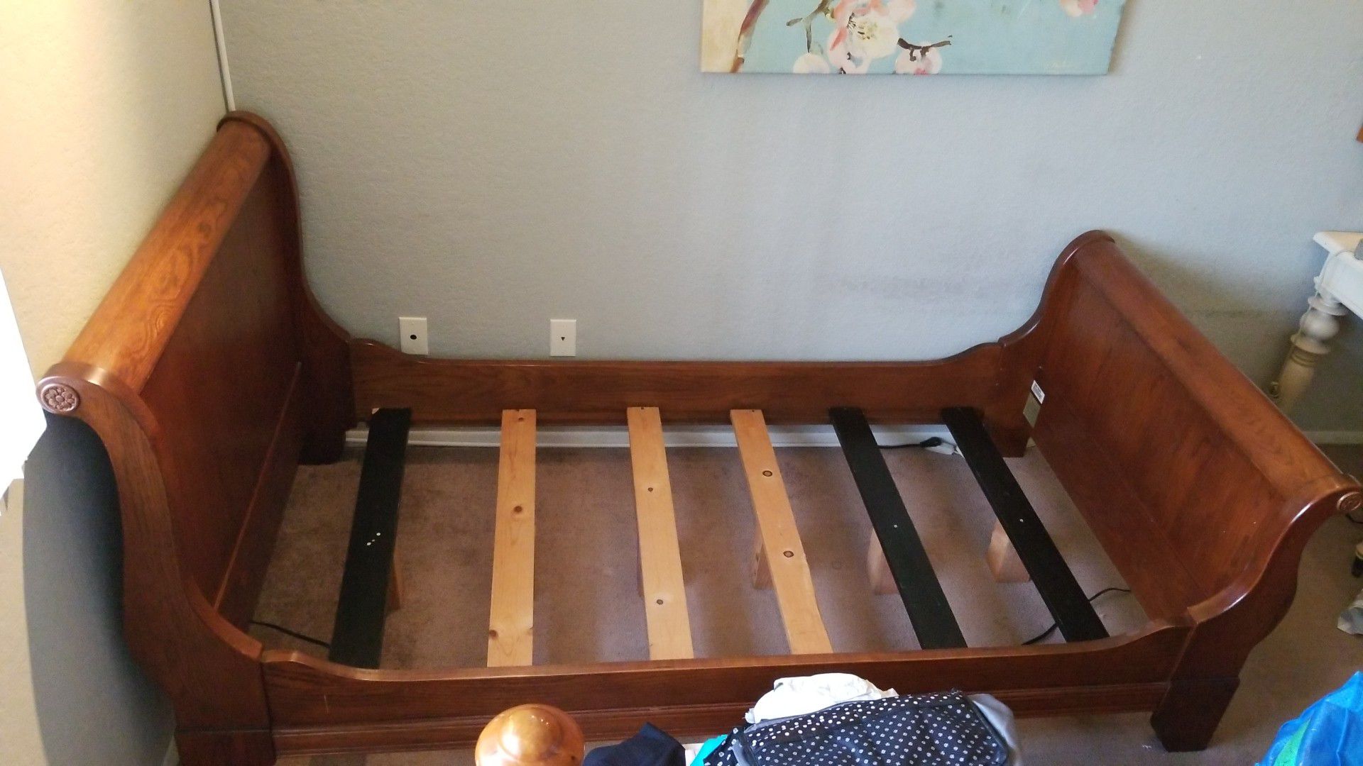 Wood Twin frame bed