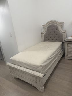 Twin Size Bed For Sale 