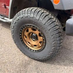 17" Black Rhino Rines Y Llantas 33/1250/17