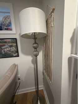 Floor lamp