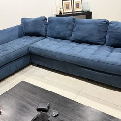 Cindy Crawford Rooms To Go Blue Sectional – Good Condition