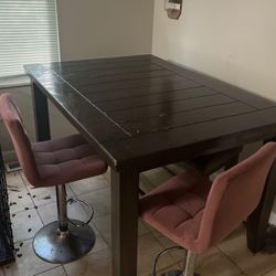 Table Bench N 2 Chairs