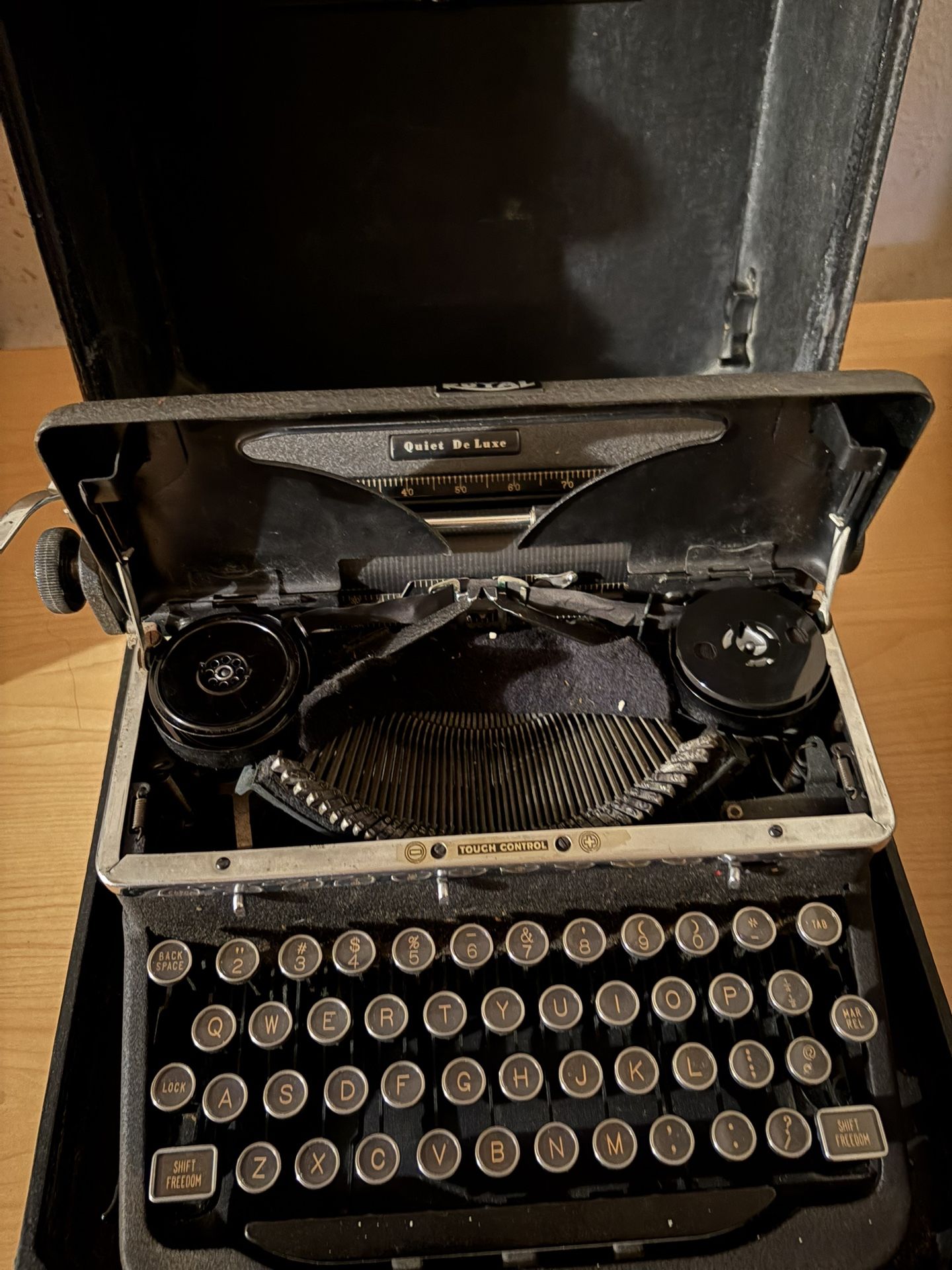 1940’s Vintage Royal Quiet Deluxe Portable Typewriter