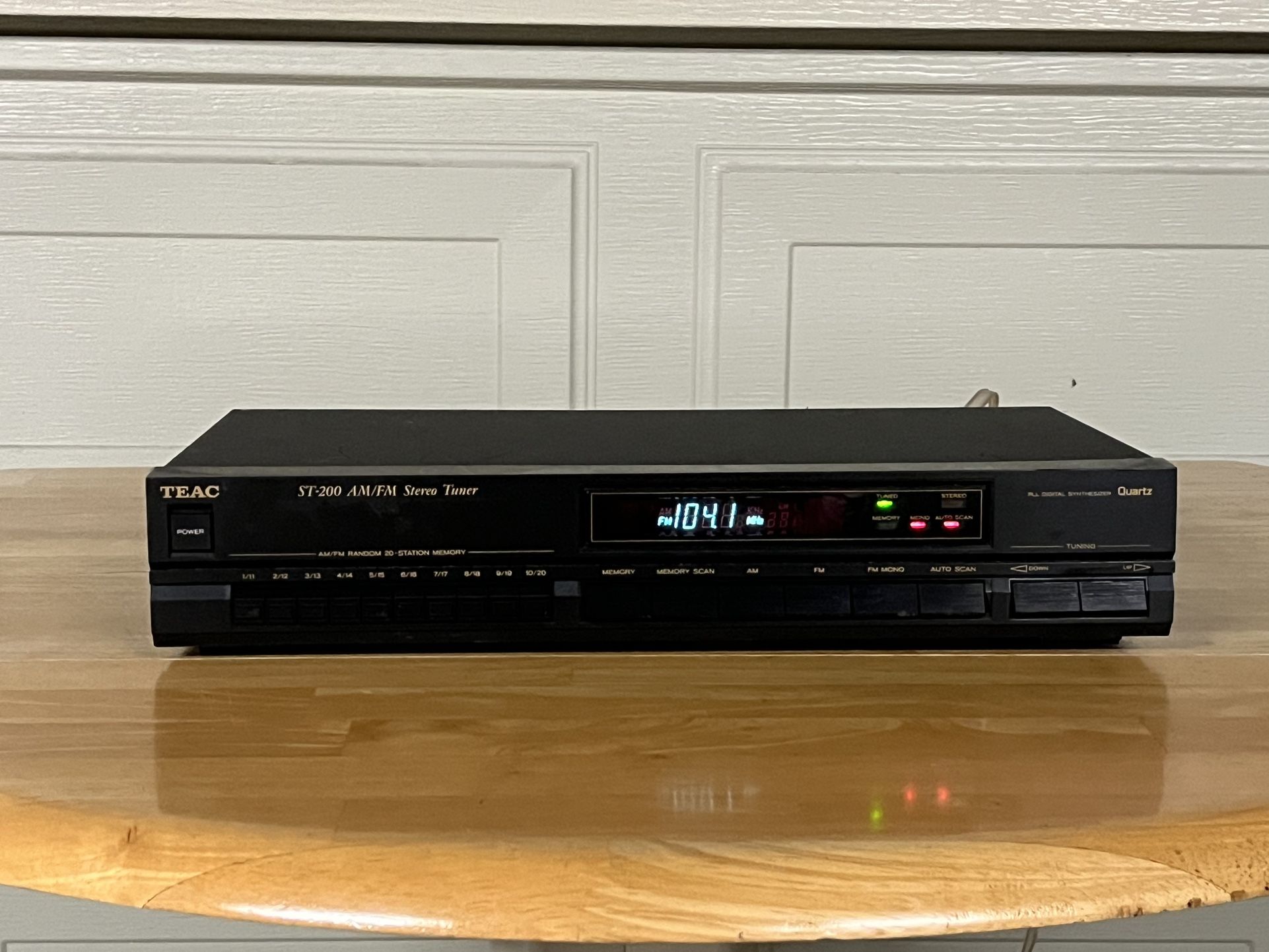 TEAC ST-200 AM/FM Tuner 