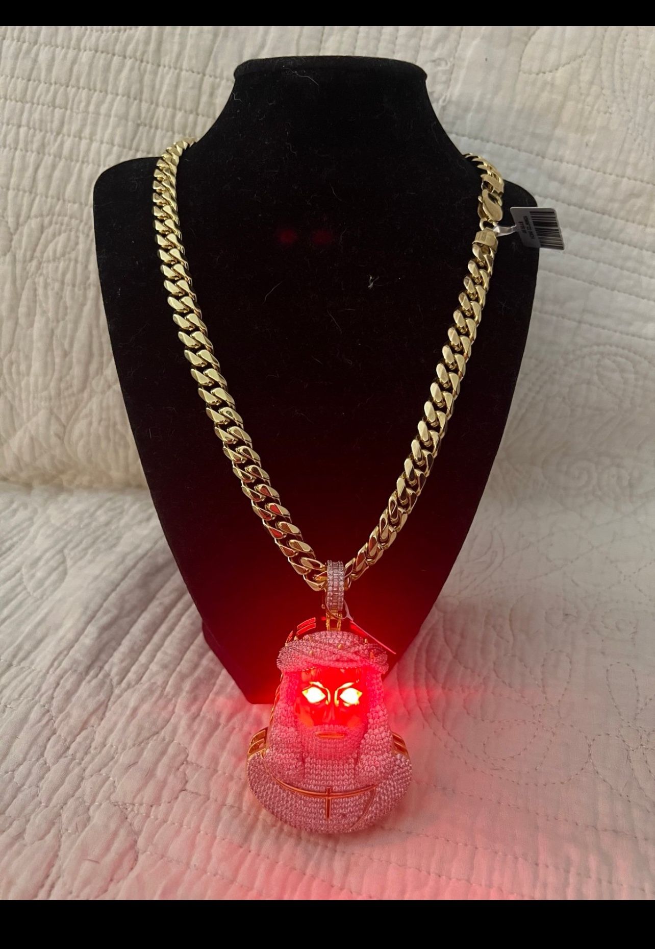 10mm 22 Inch Yellow Chain With Light Up Jesus Pendant