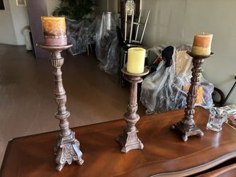 Set Of 3 Candle Sticks $15.00
