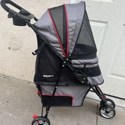 PET STROLLER AT PETMATE 
