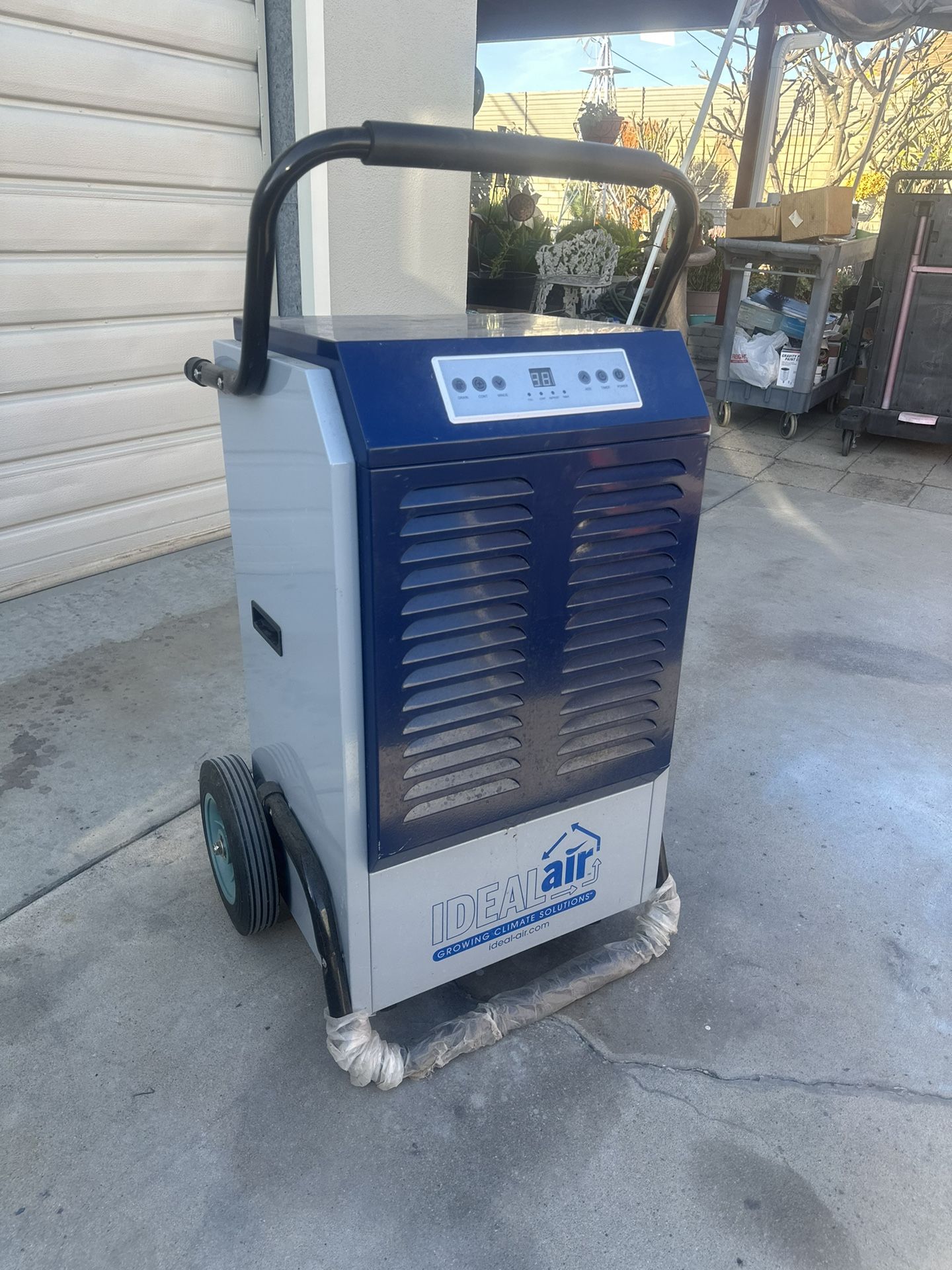 Dehumidifier Ideal Air 180 pint pro