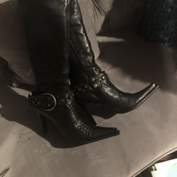 Dollhouse Cowgirl Boots This boot come in size 7,7 .5 ,8, 8.5, 9, 9.5,10