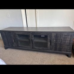 Sturdy Farmhouse Style Tv Stands 