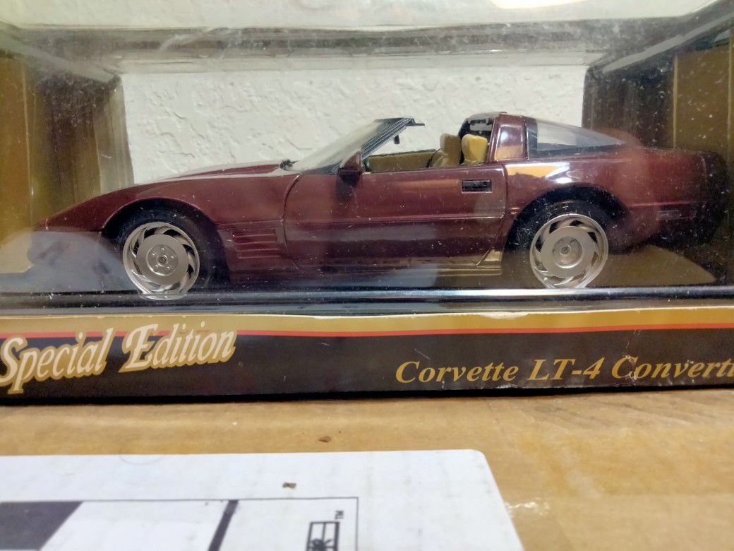 Maitso Chevy Corvette ZR1 (1993) Maroon 1/18 Scale 