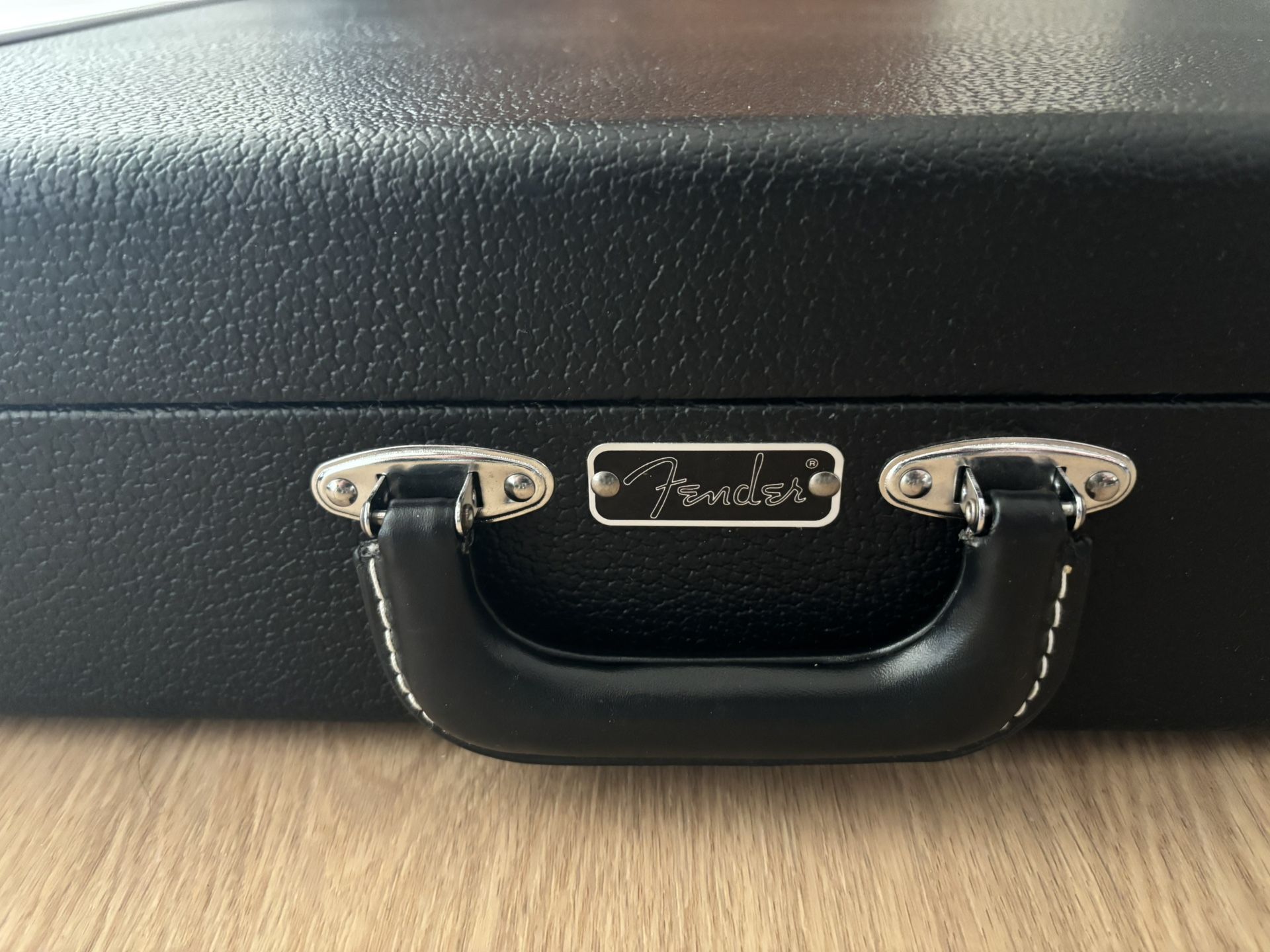 Fender Travel Suitcase Guitar Stand