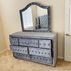 🌟BEUTIFUL Gray Metallic Velvet Dresser and Mirror