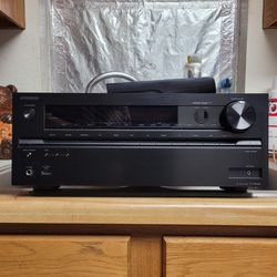 Onkyo TX-NR646  Like New Dolby Atmos(Tap Picture Better View )