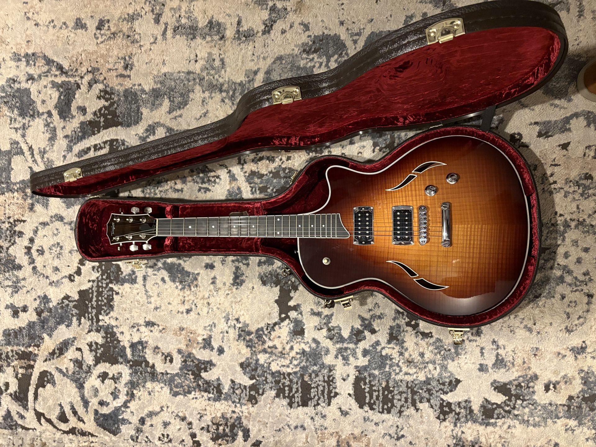 Taylor T3 Semi-hollow (2017 W/Case)