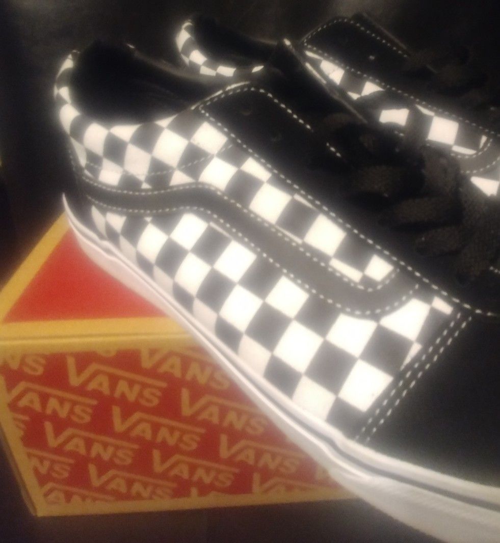 Vans shoes size 13