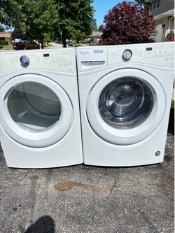 Whirlpool washer and gas dryer set
