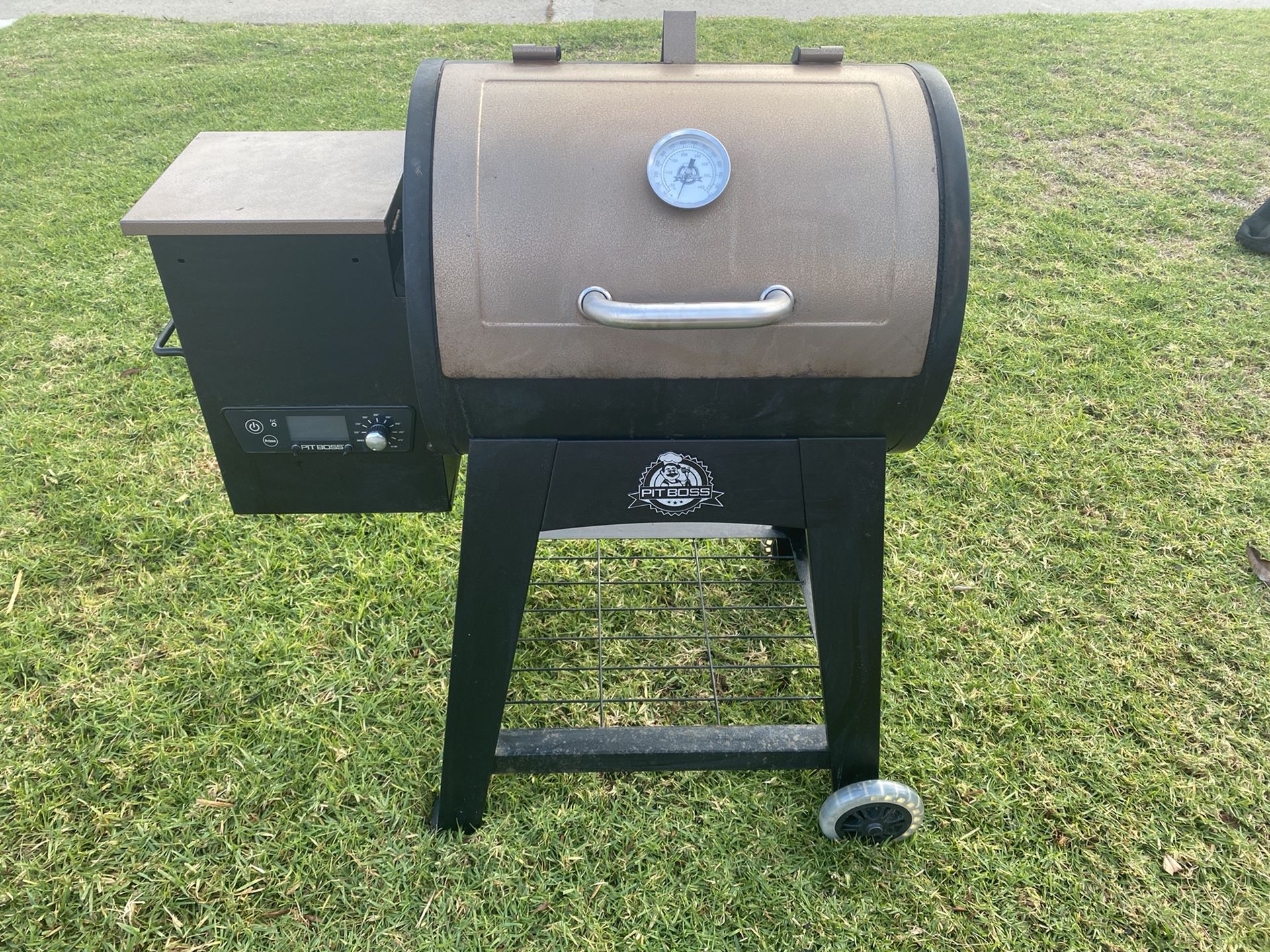 Pit Boss Lexington Pellet Grill/Smoker for Sale in San Diego, CA OfferUp