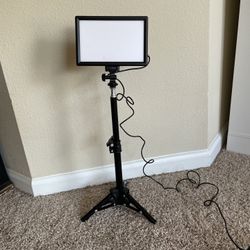 LED Tripod Studio Light