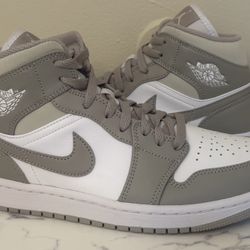 Nike Air Jordan 1 Mid Size 8.5 Men’s 