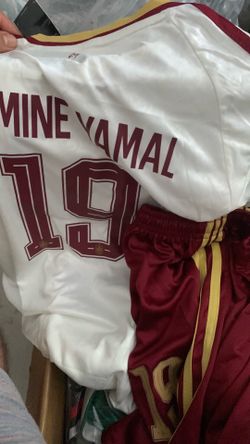 Lamine yamal shirt and shorts kids size 28