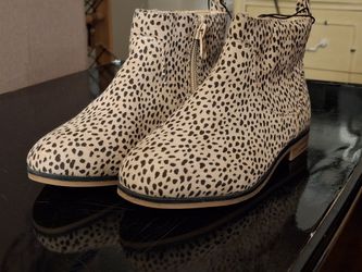 New Never Worn Size 12 Booties
