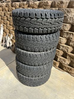 Tires Cooper Discoverer S/T Maxx 285/75R 16
