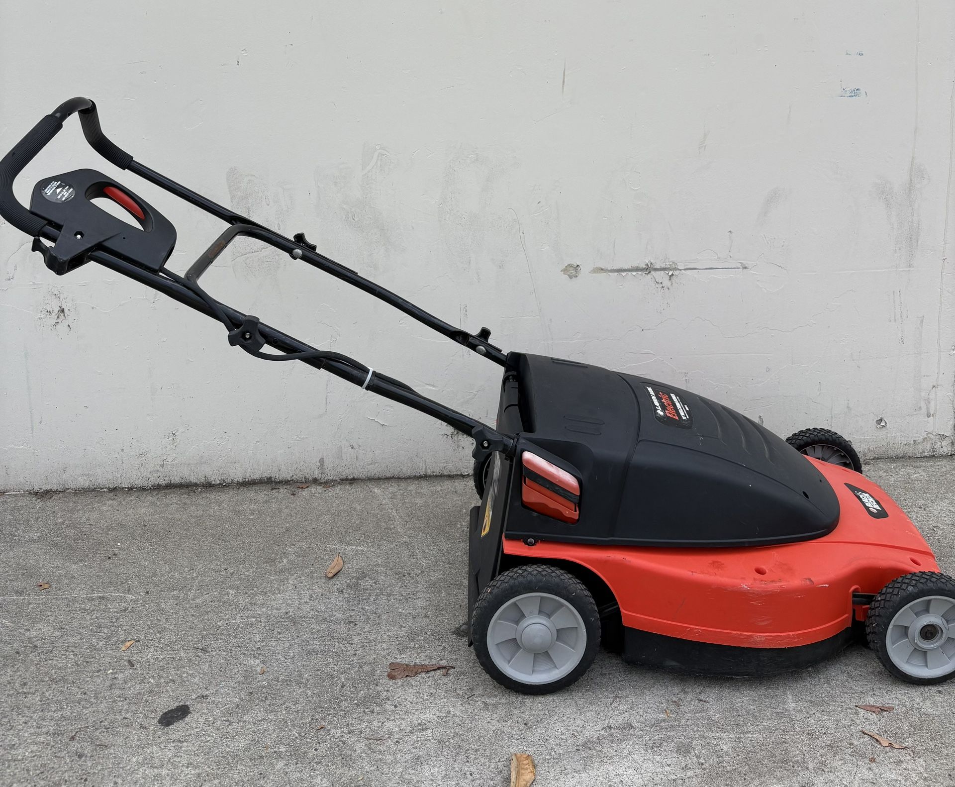 Black And Decker Electric Lawn Mower