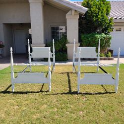 2 Vintage Colonial  4 PosterTwin Bed Frames