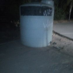 1000 Gallon Water Tank 400