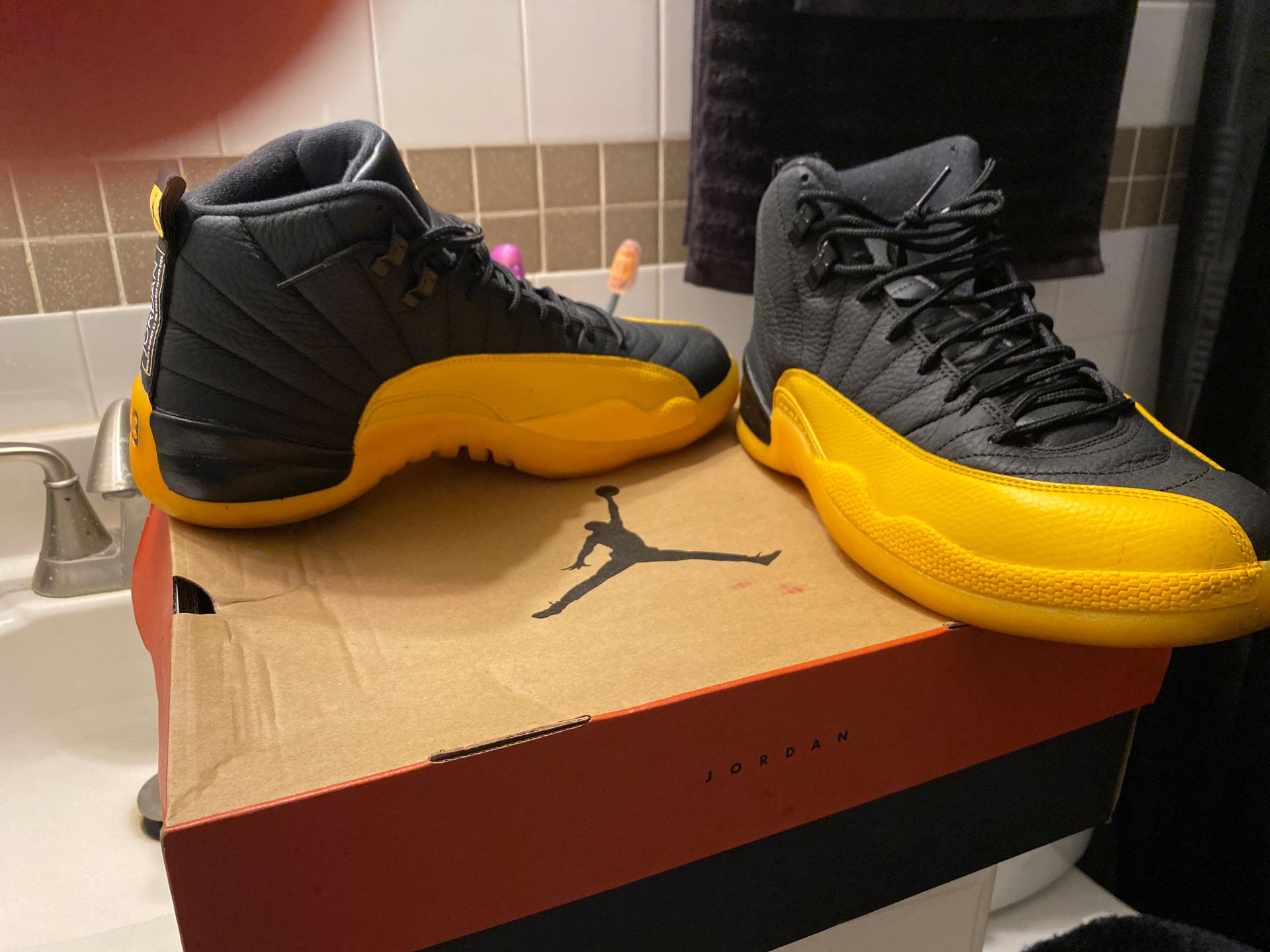 Jordan’s 12 University Gold