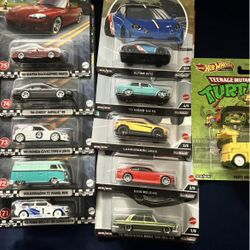 Hot wheels blvd & AutoStrasse premium sets & TMNT premium