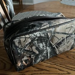 Lacrosse Travel Toiletry Bag-Camouflage Pattern-Water Resistant-Excellent Condtion