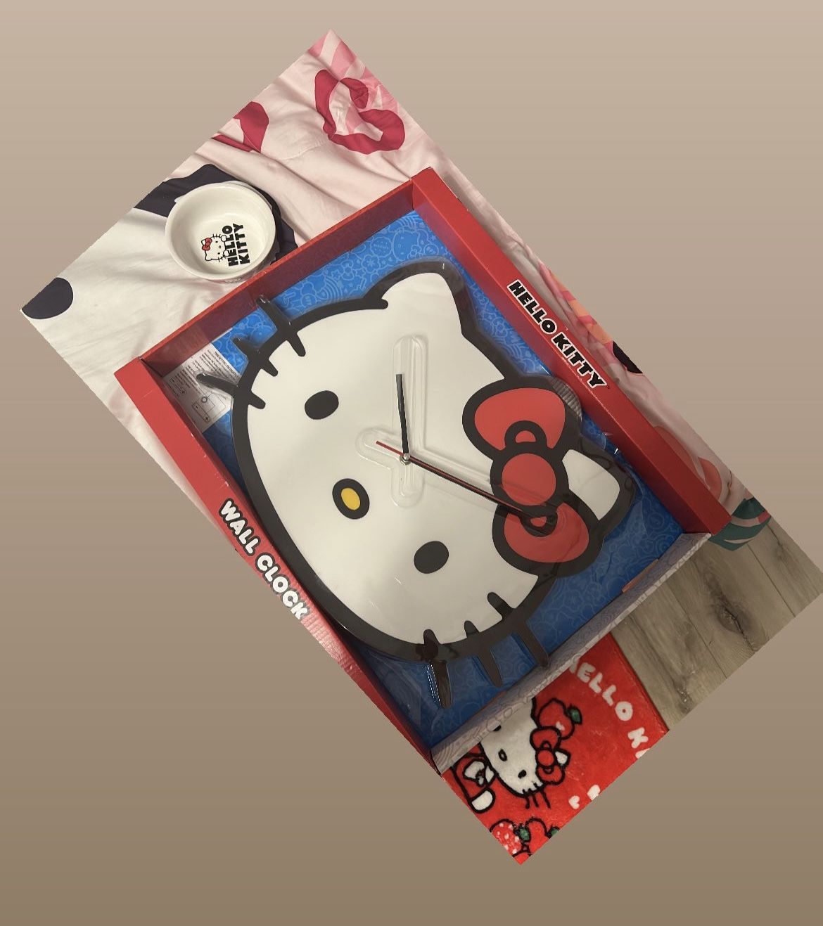 Hello Kitty Clock 