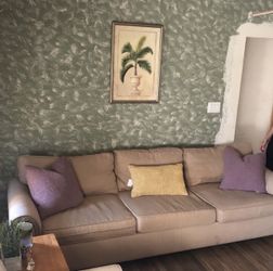 Comfy Couch Will Delivwe