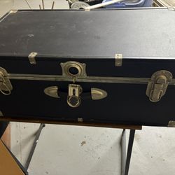 Seward footlocker trunk