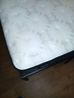 Sealy https://offerup.co/faYXKzQFnY?$deeplink_path=/redirect/ new with frame assembled