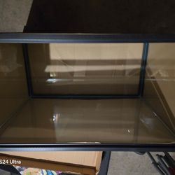20 GALLON AQUARIUM  (LAKE ELSINORE)