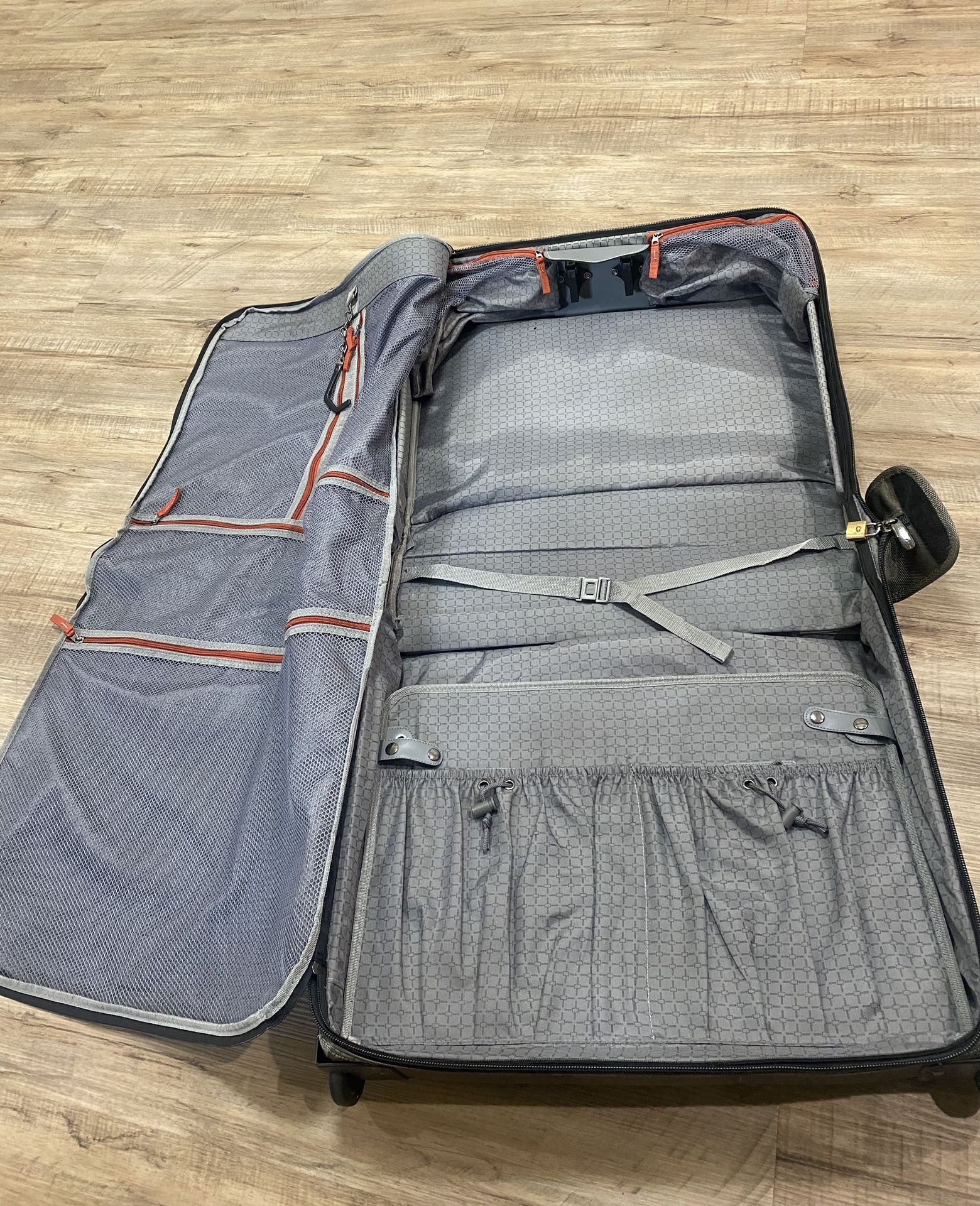 Jaguar Garment Bag