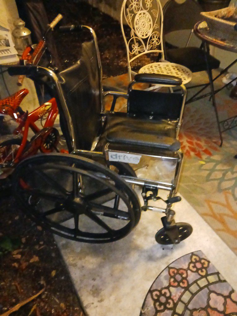 Drive Ex Larg Wheelchair W Footrest 30 Firm Look My Post Moving