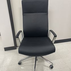 Used Office Chairs  In Stock Preowned Corporate Office Chairs