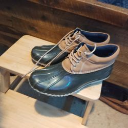 Tommy Hilfiger Duck Boots Size ,,,7