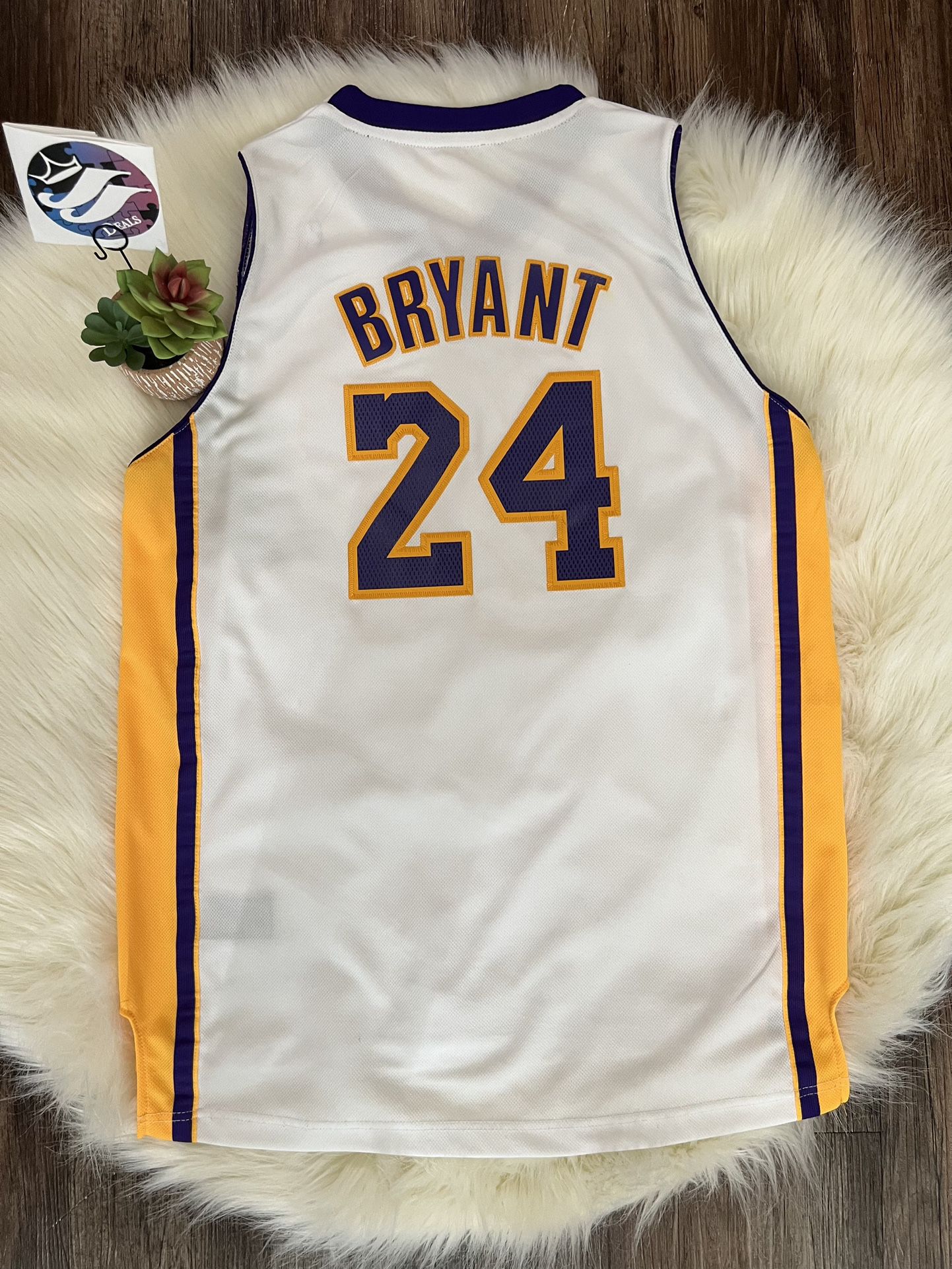 Kobe Bryant #8 / #24 Black Mamba Los Angeles Lakers Gigi Heart Basketball  Jersey for Sale in El Paso, TX - OfferUp