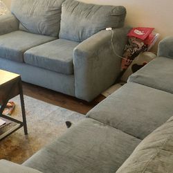 Rooms To Go  Furniture . Couch And Love Seat