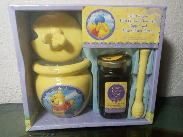 Winnie The Pooh Ceramic Honey Pot, Dipper and Honey Flavored Syrup Disney Sealed