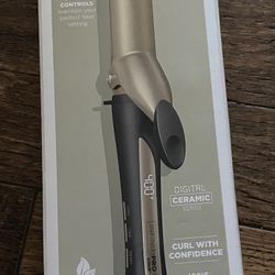 Infiniti Pro Curling Iron 
