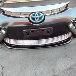 2016-2019 Toyota Mirai Complete Front Bumper With All The Accessories OEM.
