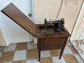 Antique White Rotary Sewing Machine With Cabinet 
