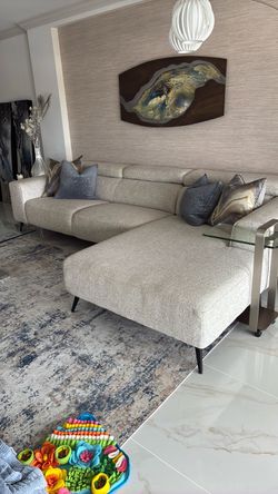 Sectional couch